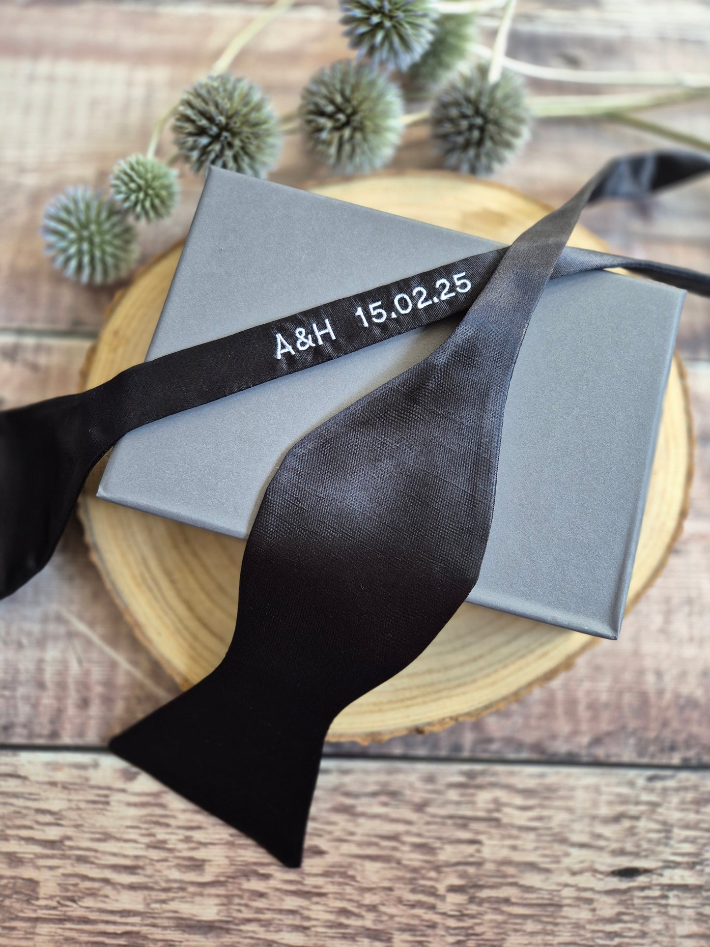 Self-Tie Black Club Round Bow tie