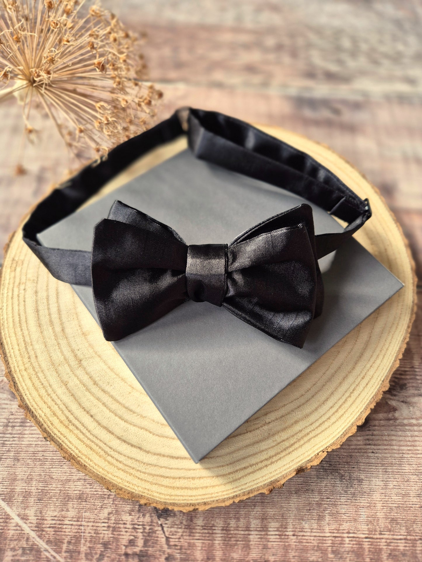 Self-Tie Black Batwing Bow tie