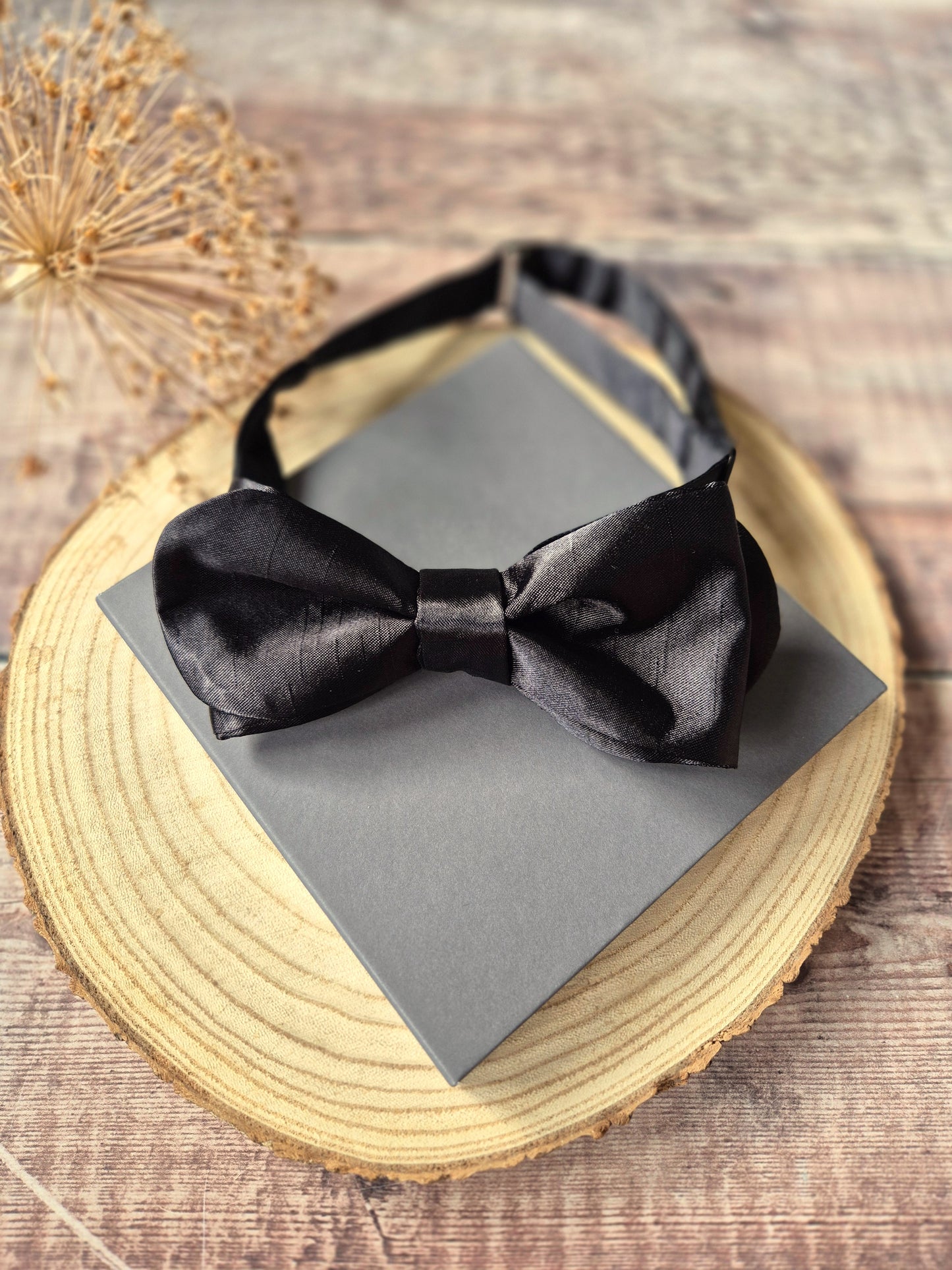 Self-Tie Black Club Round Bow tie