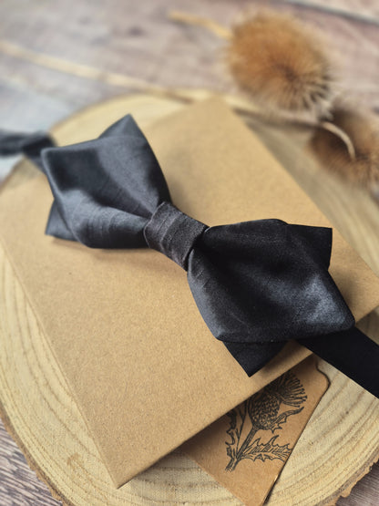 Pre-Tied Black Bow Tie