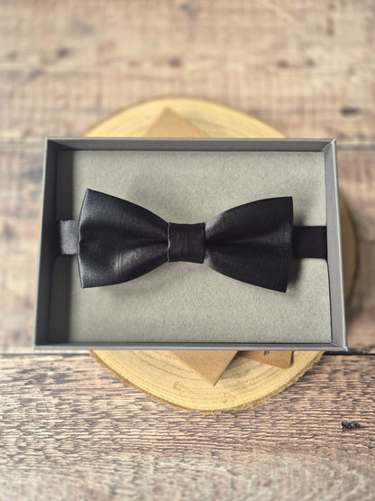 Pre-Tied Black Bow Tie
